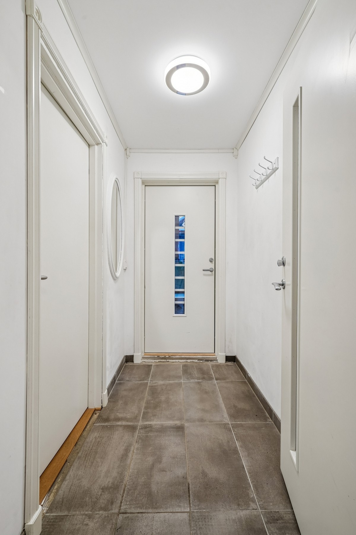 Entré i underetasje. Galleribilde