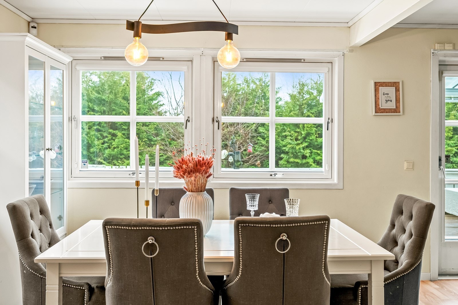 Nyt middagen med familie og venner! Galleribilde