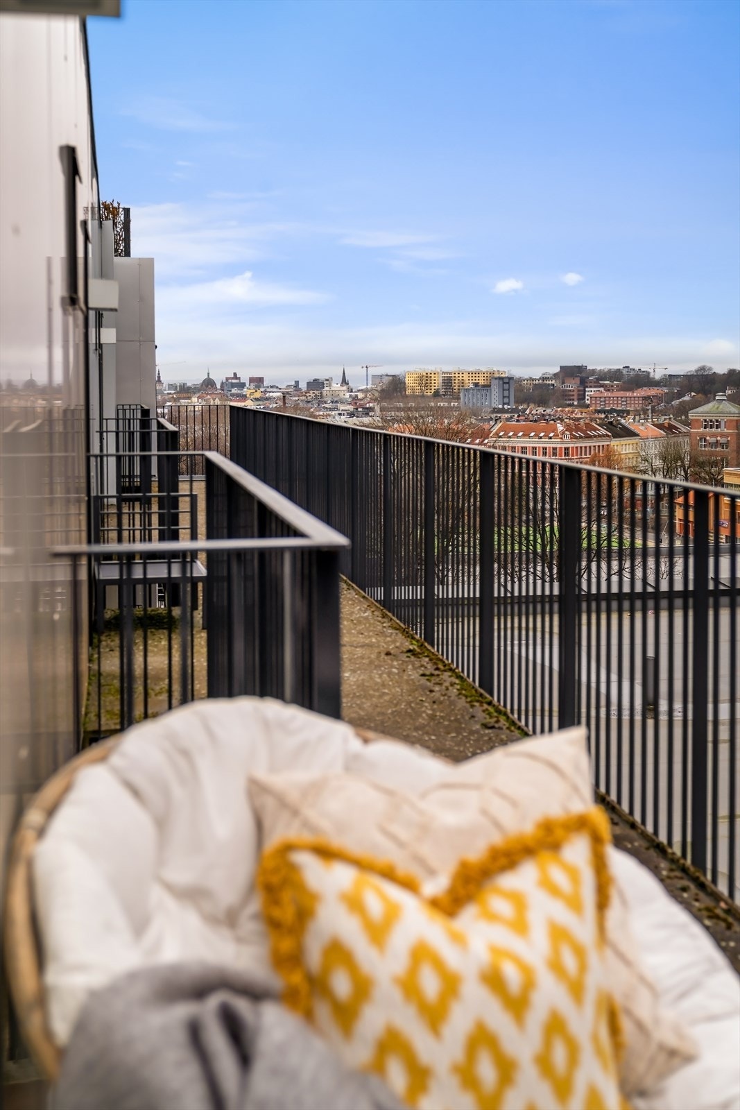 Svalgang med praktfull utsikt. Galleribilde