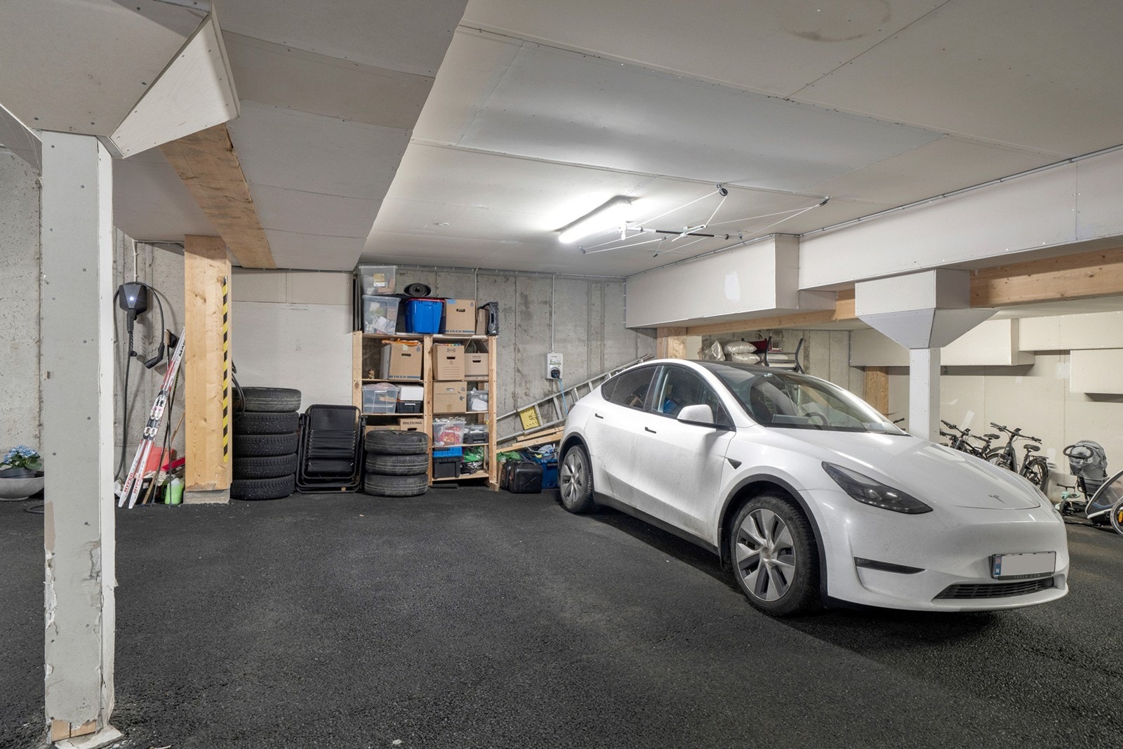 To garasjeplasser medfølger. Galleribilde