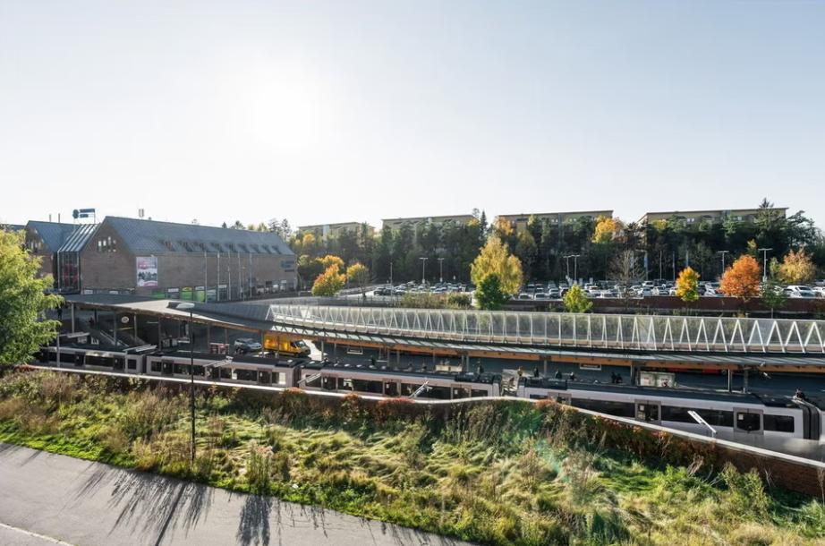 Området har svært god offentlig kommunikasjon med både buss og T-bane i gangavstand fra boligen. Galleribilde