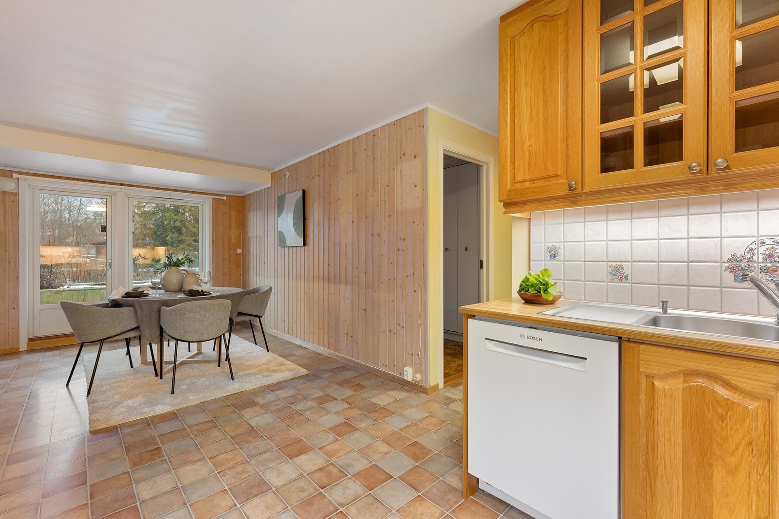 Fra kjøkkenet er det også utgang til egen balkong Galleribilde