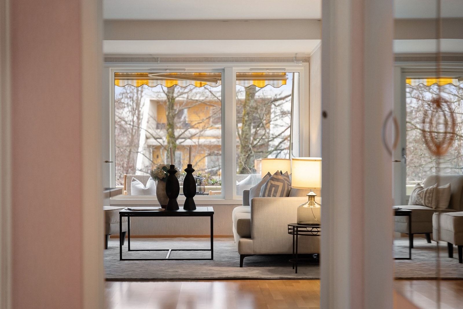 Leiligheten er gjennomgående med svært gode lysforhold Galleribilde