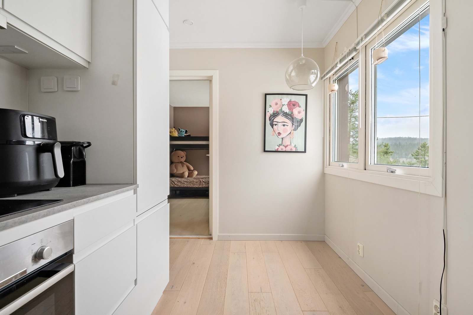 Kjøkken for både matlaging og sosialt samvær. Galleribilde