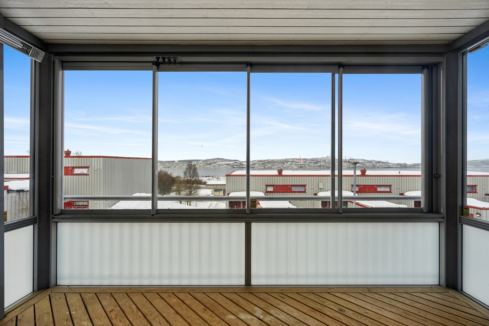 Innglasset balkong Galleribilde