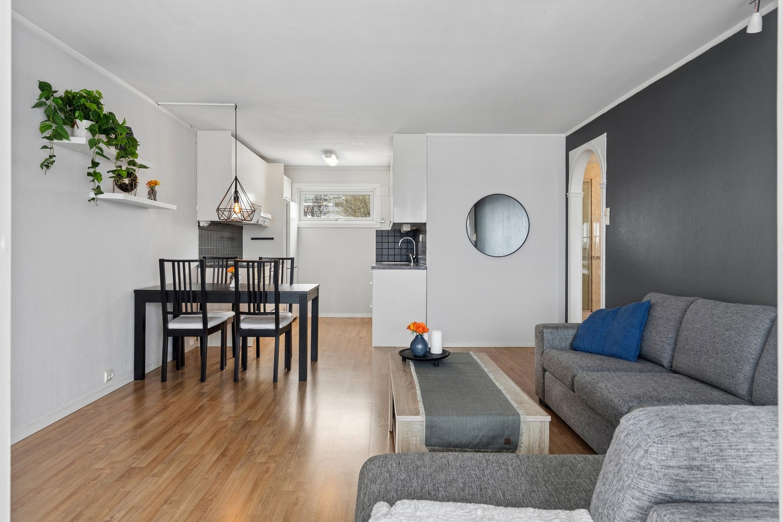 Stue og kjøkken Galleribilde