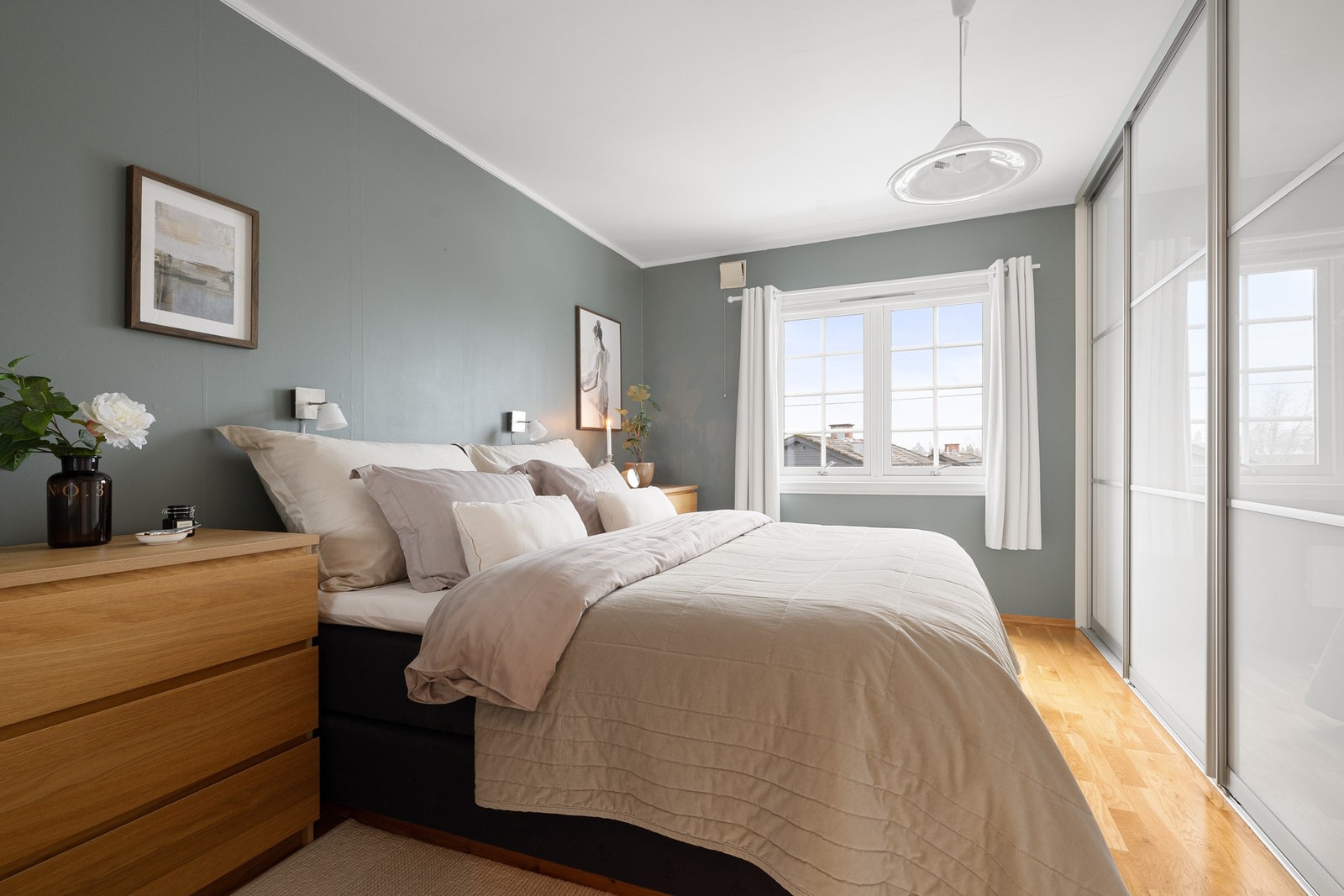 I boligens 2. etasje ligger alle fire soverom Galleribilde