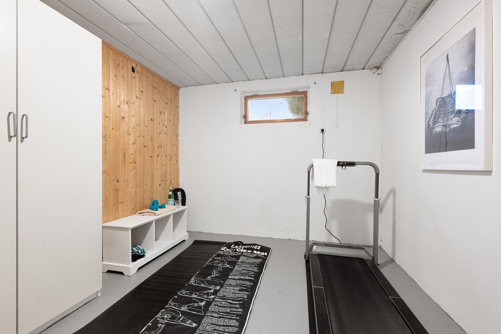 Det er godt med bod- og lagringsplass i underetasjen Galleribilde