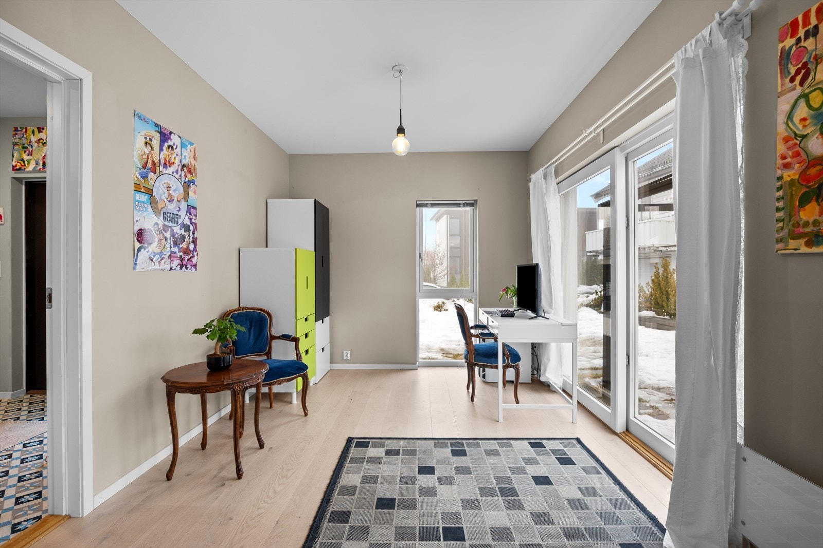 Stort soverom/arbeidsrom på ca 19 kvm. Galleribilde