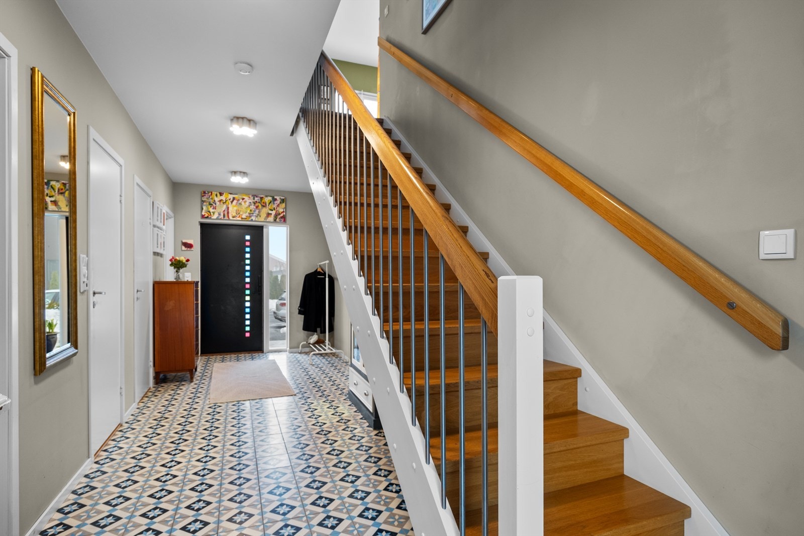 Det er montert luft til luft varmepumpe i første etasje. Galleribilde