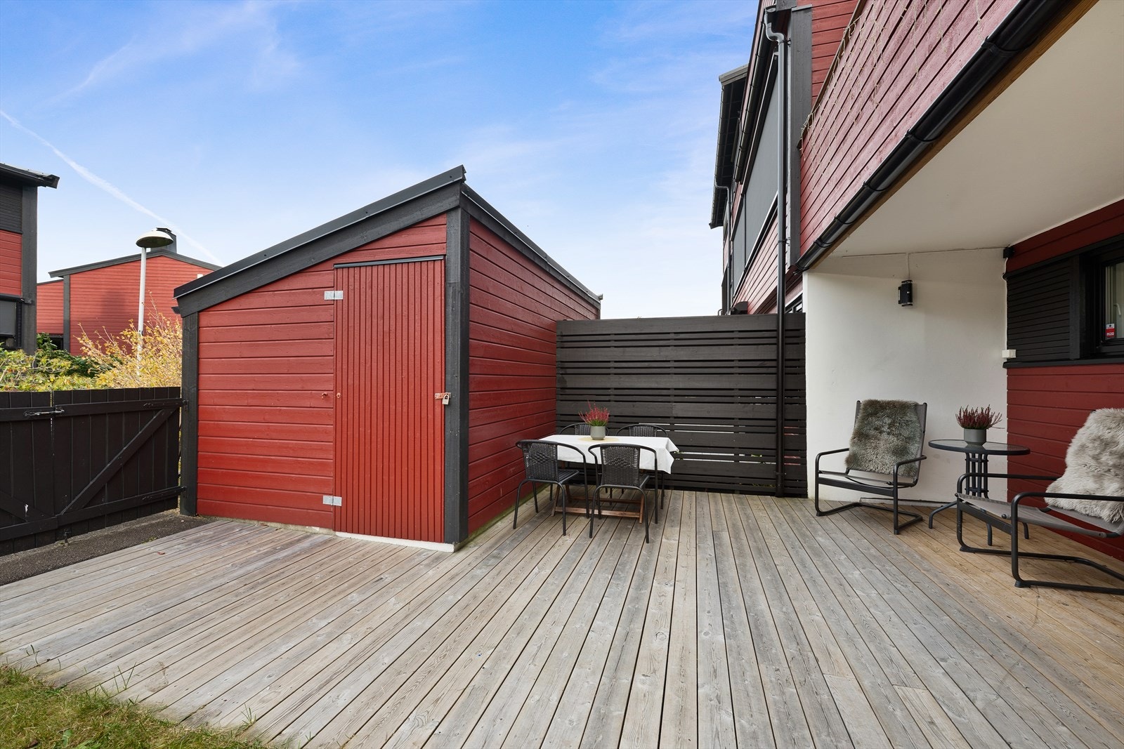 God plass til spisebord, lounge, grill og mye mer Galleribilde