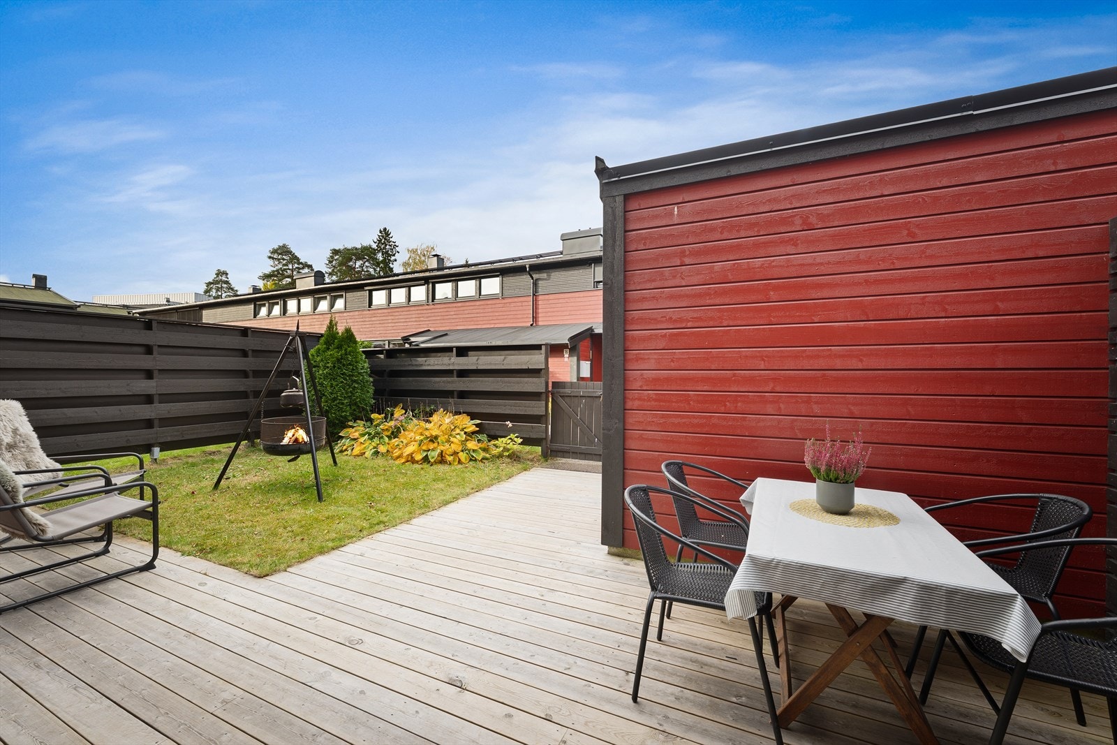 Terrassen er på hele 21 kvm Galleribilde