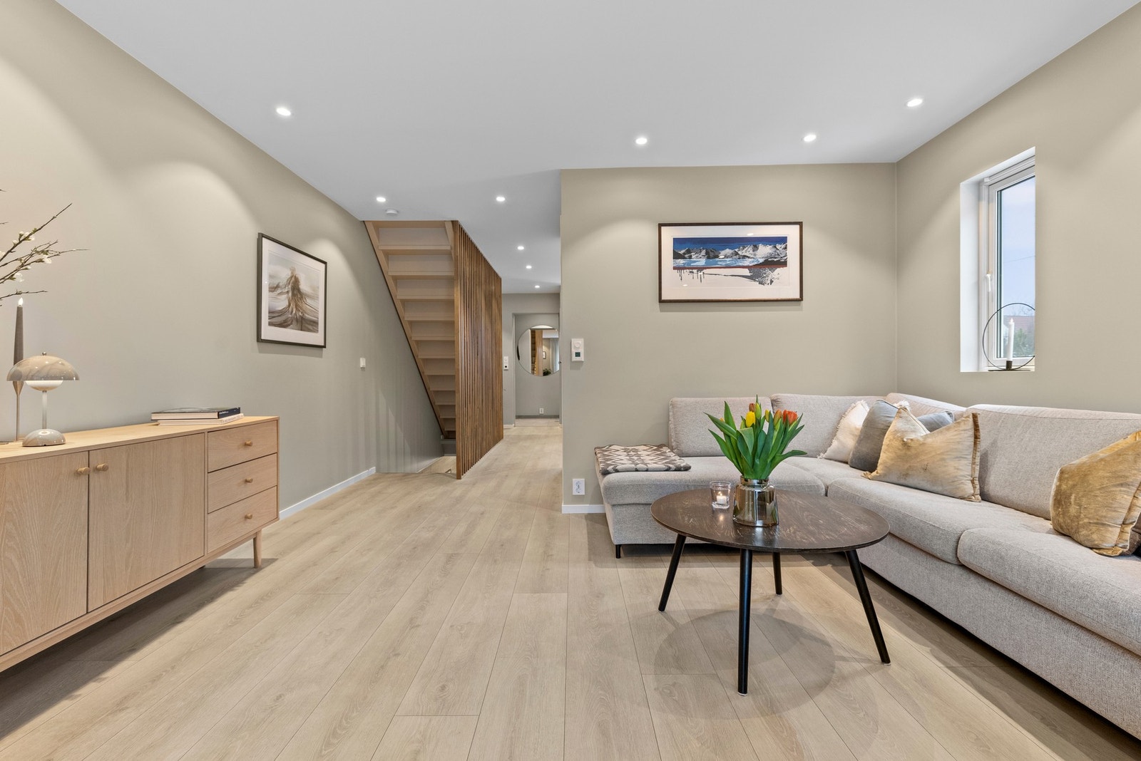 Måndtlige felleskostnader er på kroner 5985, disse dekker blant annet internett Galleribilde