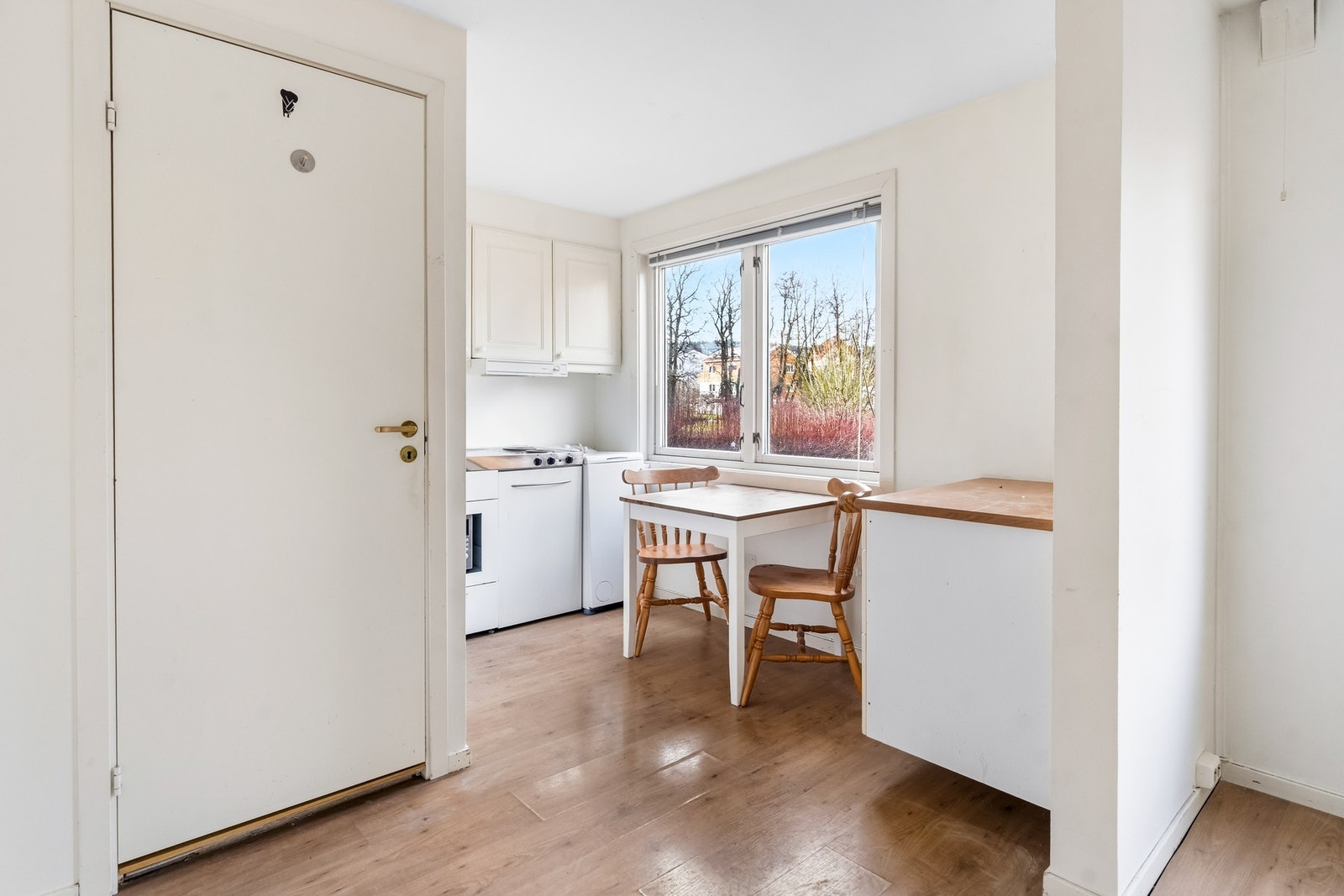 Koselig spiseplass i hybelen. Galleribilde