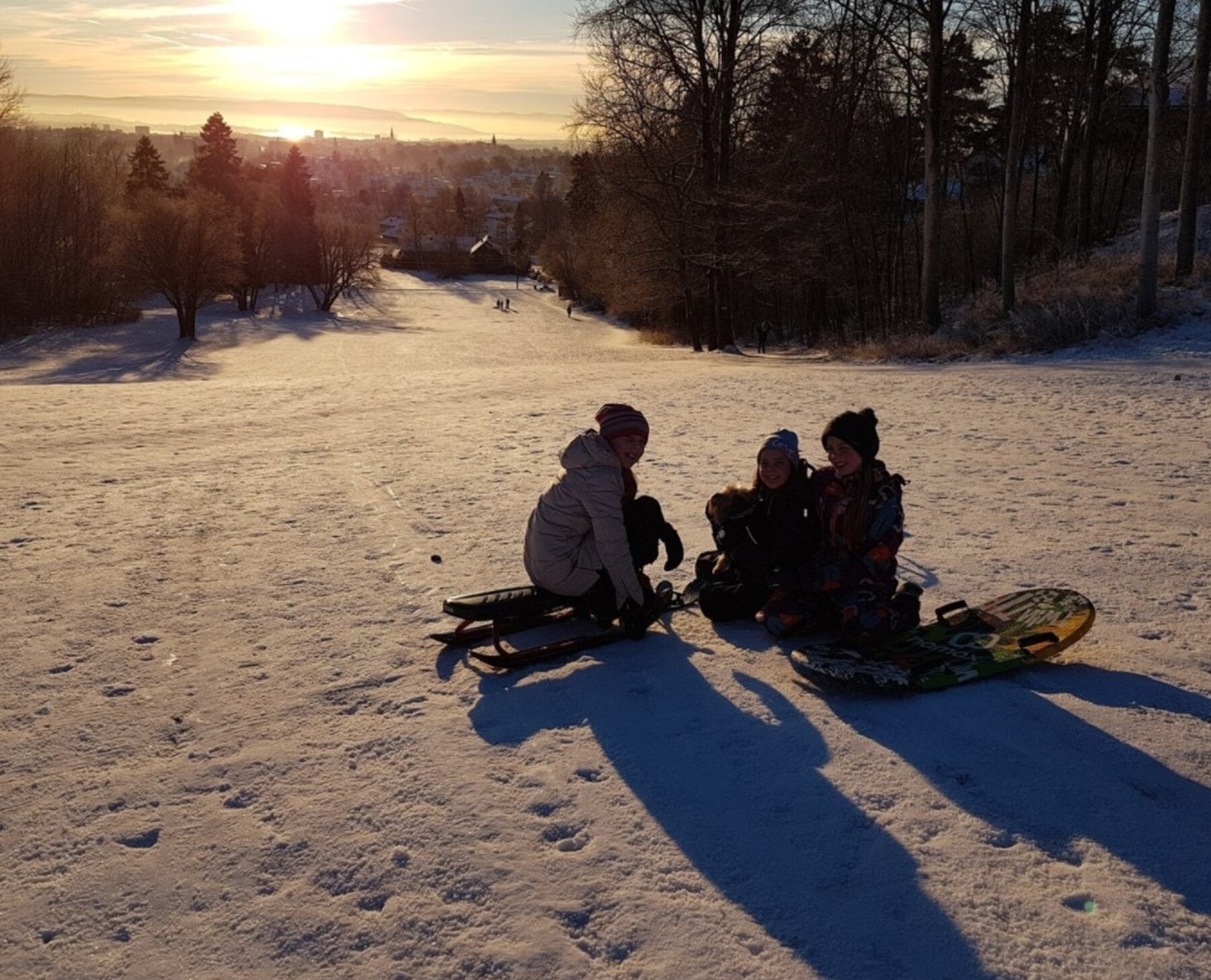 Havnabakken ligger kun 5 minutter unna til fots og har en flott akebakke. Galleribilde