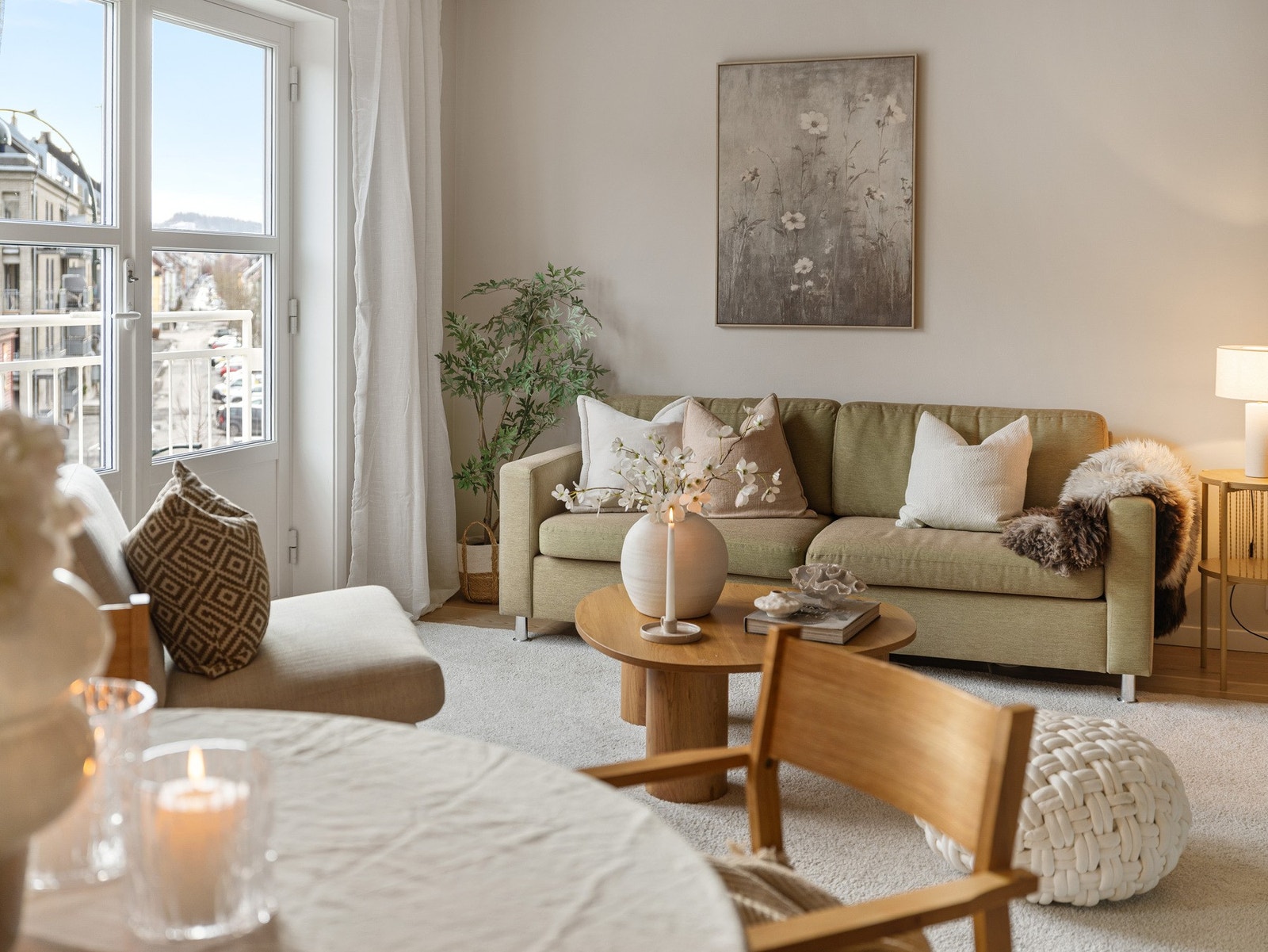 Leiligheten har en moderne og tidsriktig framtoning med delikat fargevalg og gjennomgående standard. Galleribilde