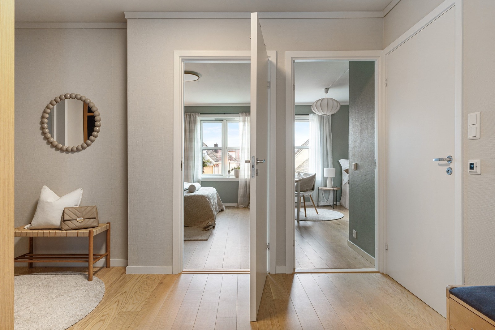 Leiligheten innehar 2 romslige soverom på hhv. 10,5 & 10 kvm. Vendt mot rolig bakgård. Galleribilde