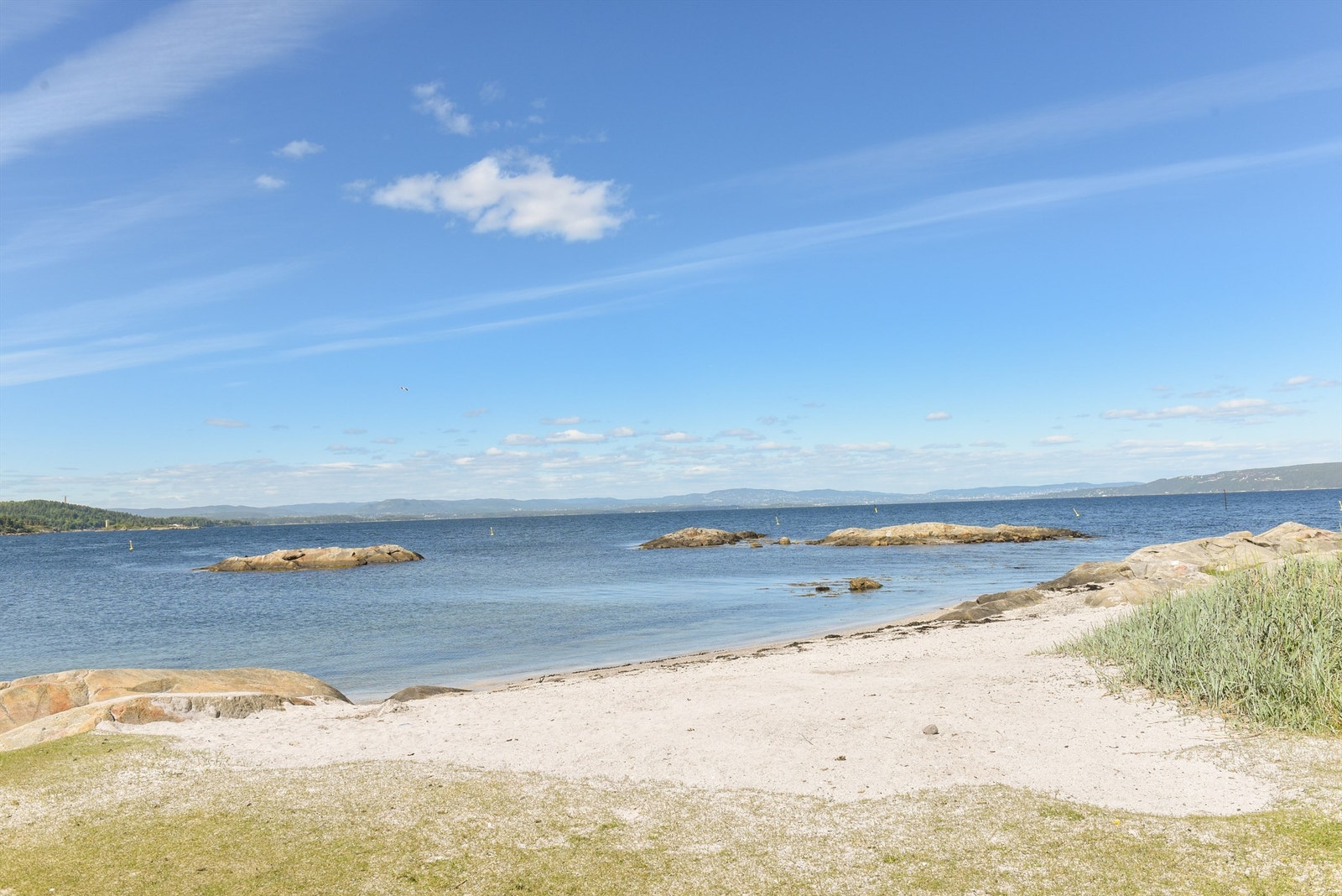 Kort vei til flotte badestrender Galleribilde