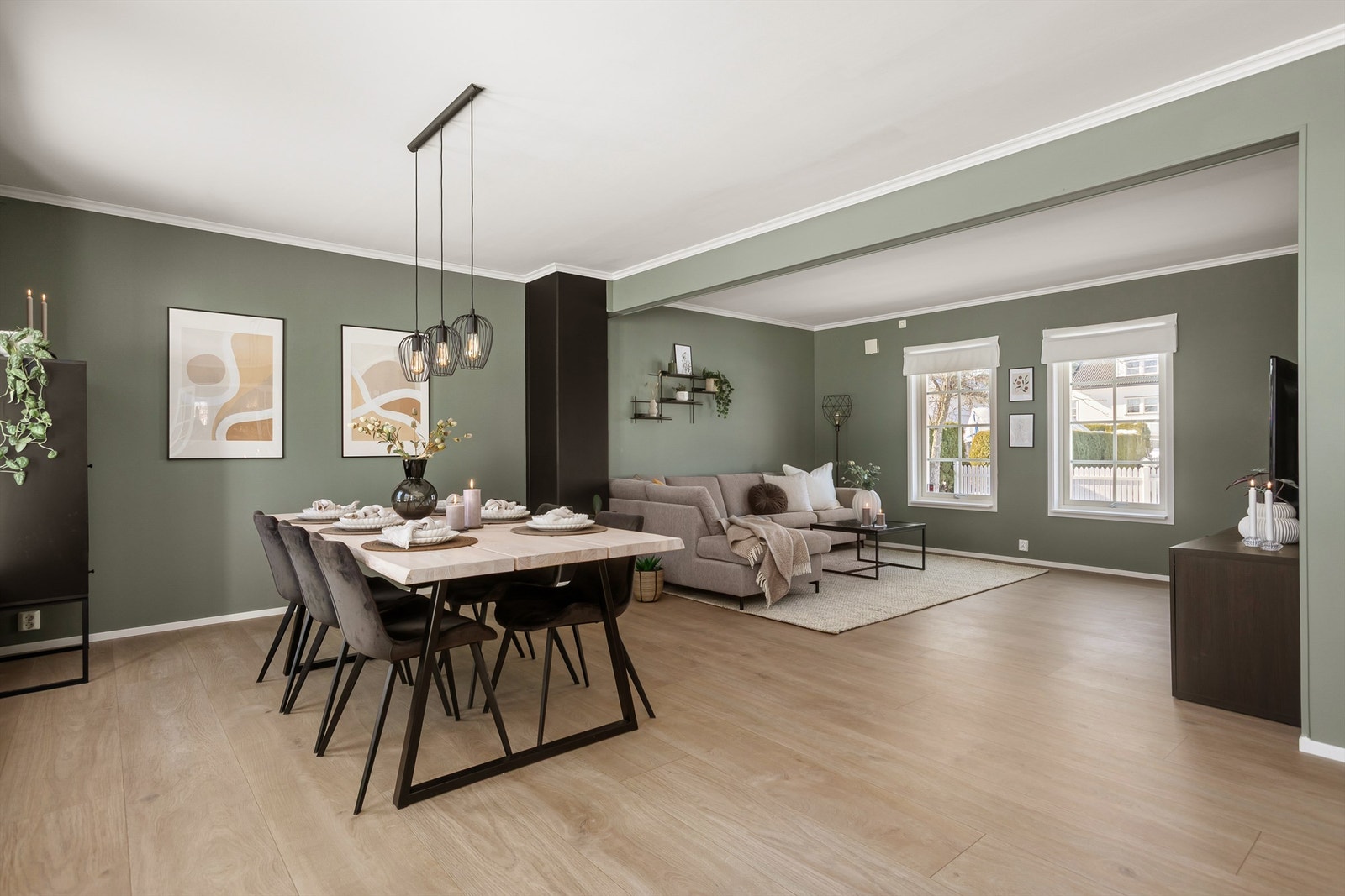 Stor stue med mange møbleringsmuligheter Galleribilde