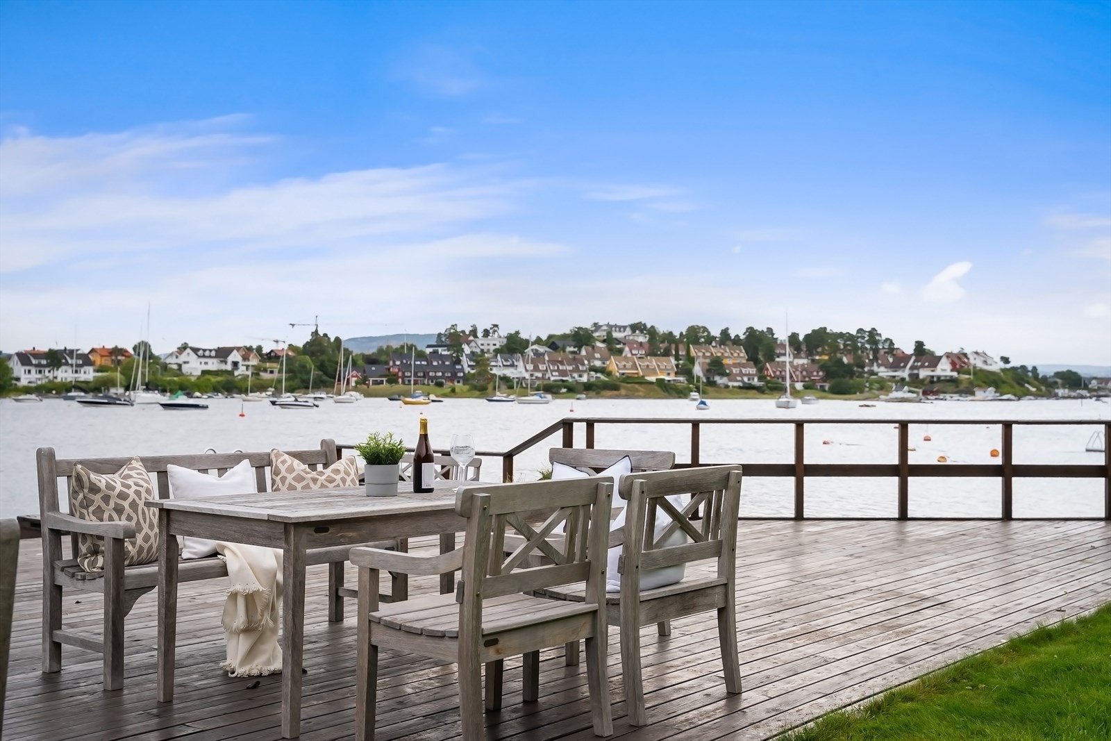 Detalj brygge Snarøykilen Galleribilde