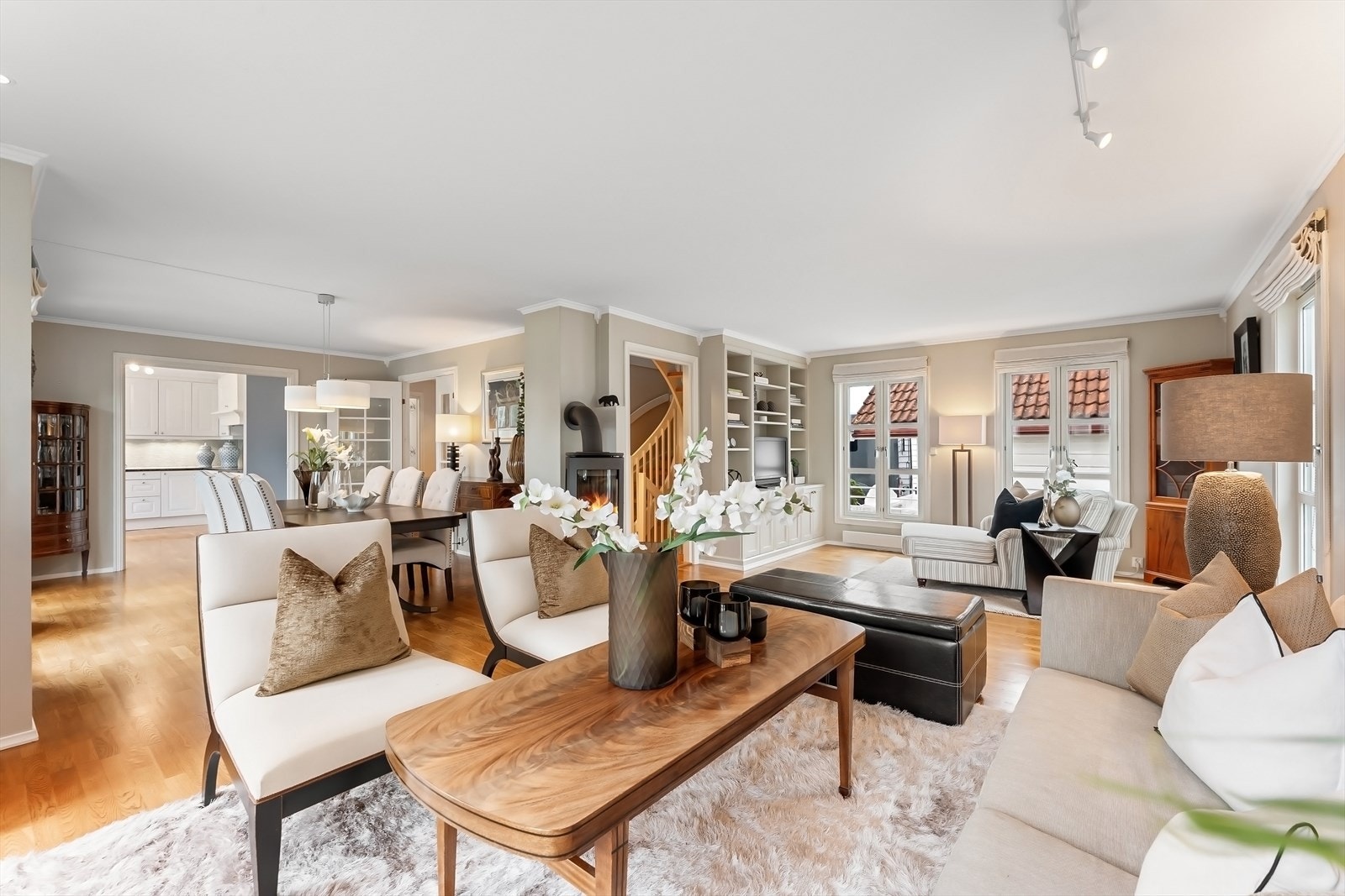 Vinkelstue med de ulike sonene Galleribilde