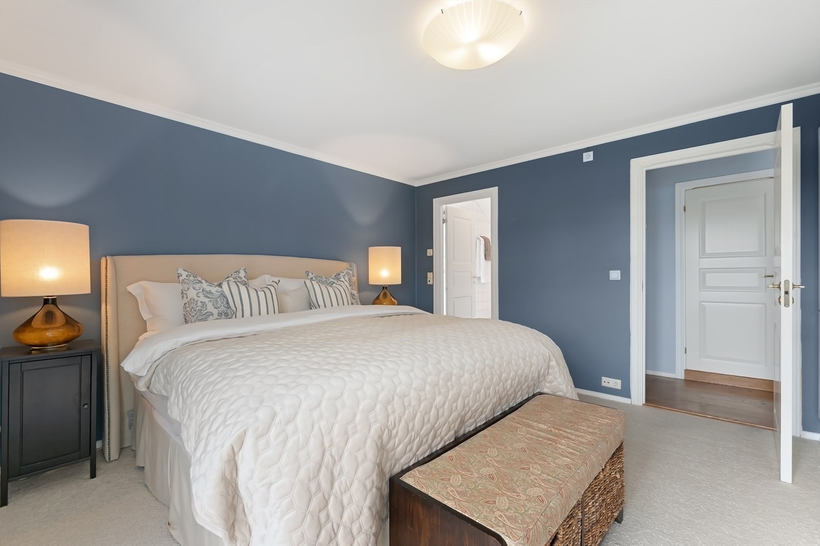 Hovedsoverommet har bad/WC ensuite Galleribilde