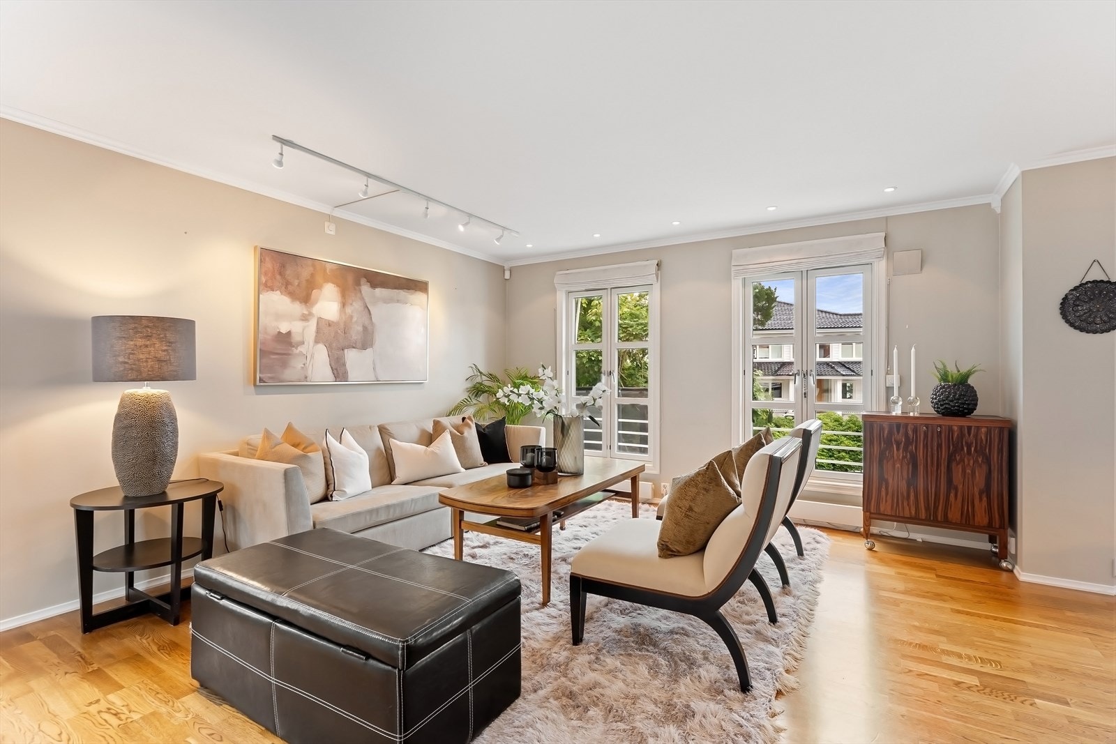 Del av stue mot hagen Galleribilde