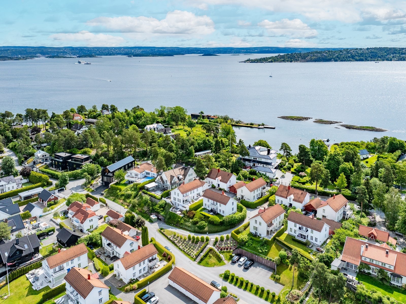 Omkranset av Oslofjorden og Snarøykilen (foto: Zovenfra AS) Galleribilde