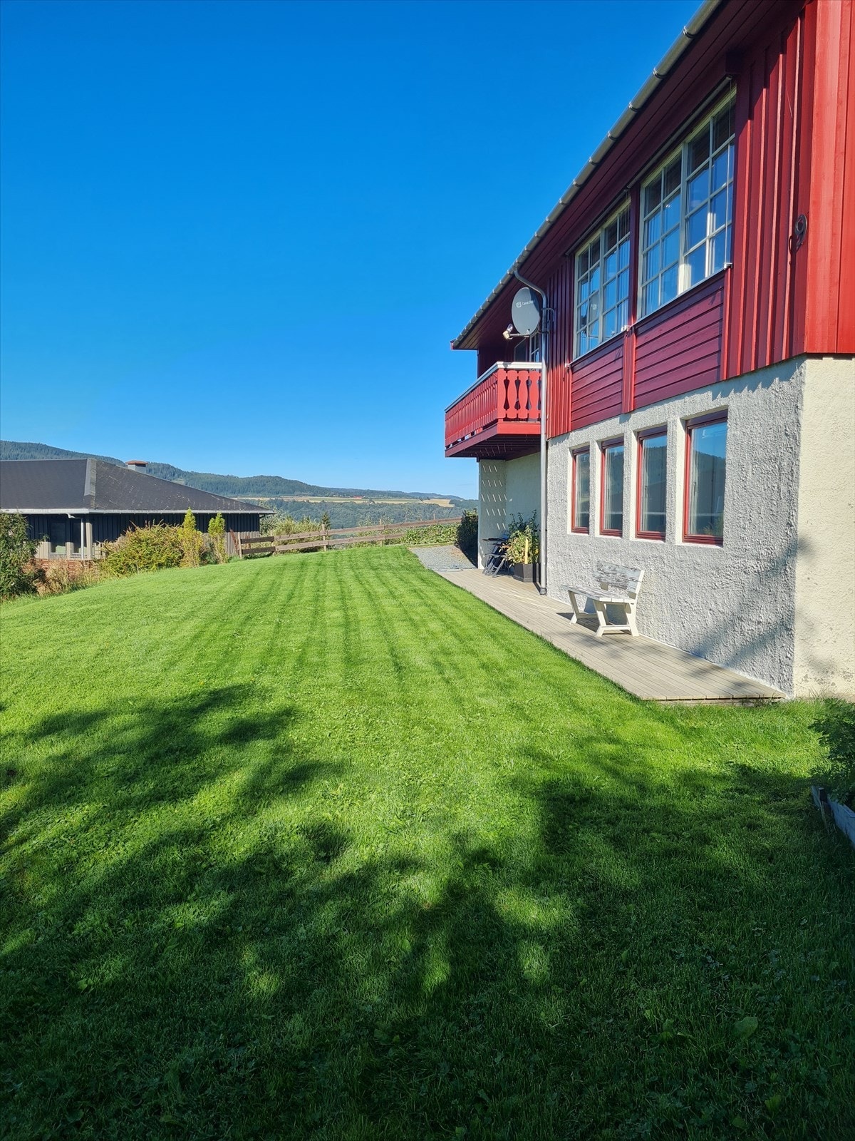 Slik ser hagen ut om sommeren. (Bildet er levert av selger) Galleribilde