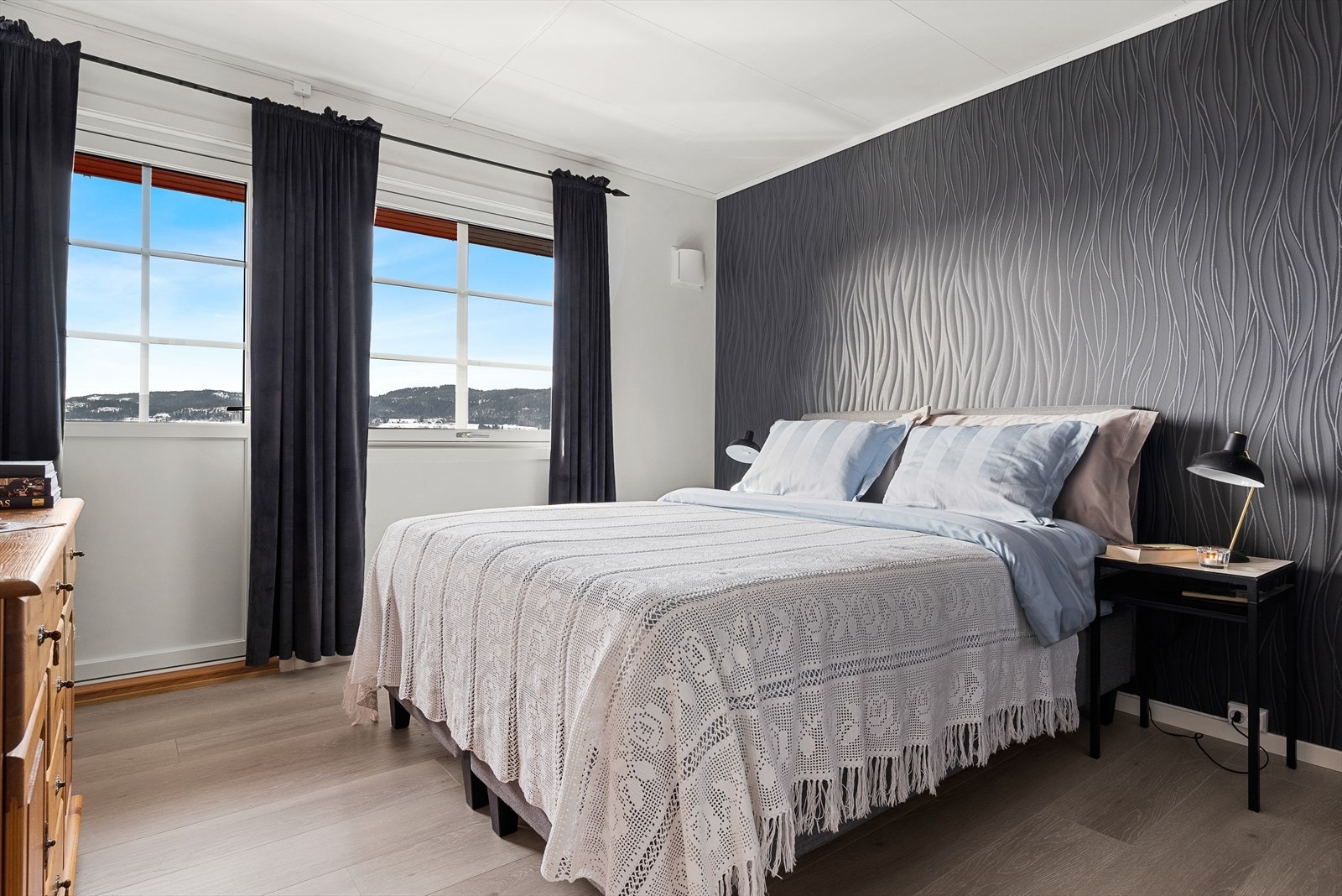 Soverommene i 1. etasje er tildelt arealer på henholdsvis ca. 7, 9 og 12 kvm. Galleribilde