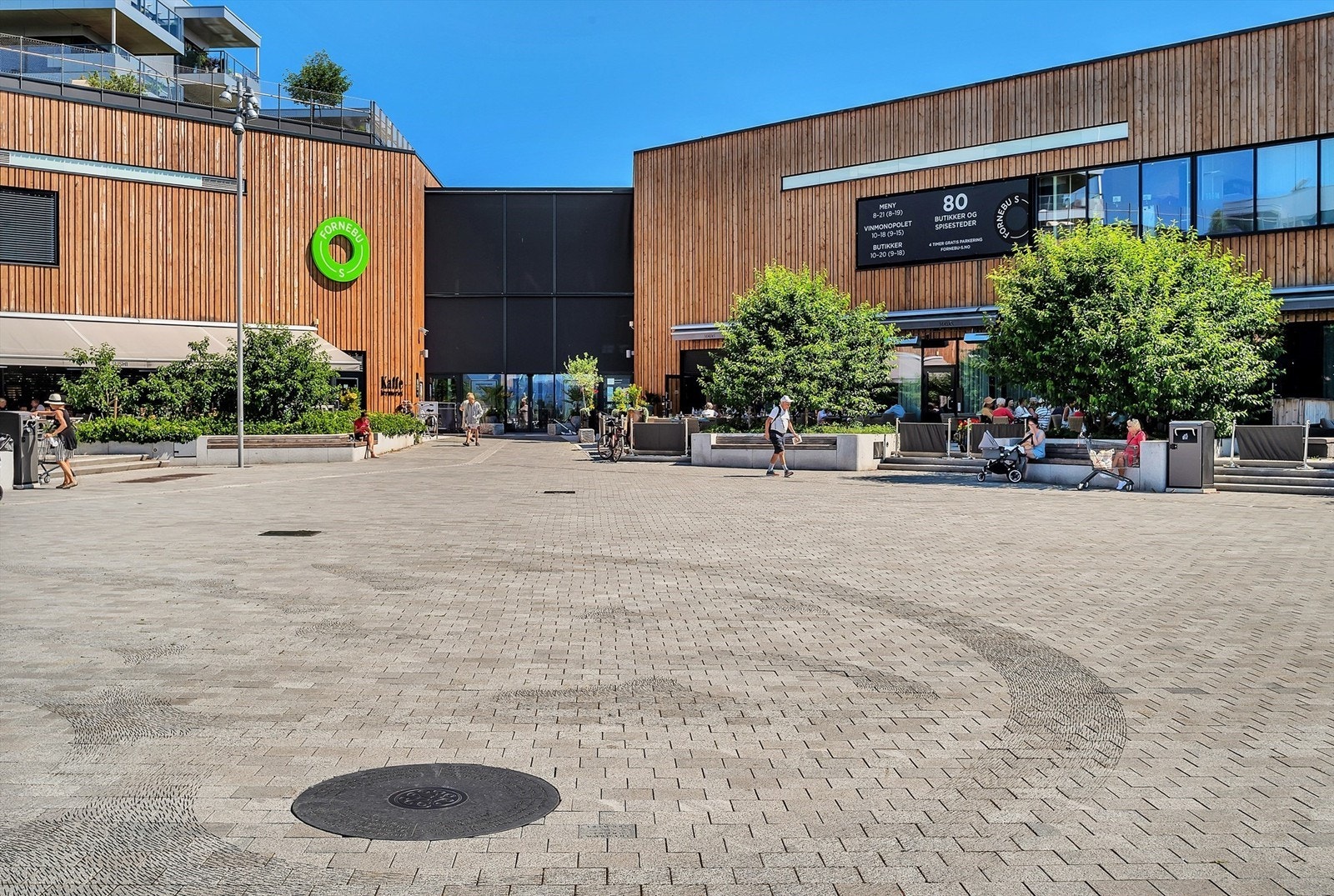 Fornebu Senter har et rikt utvalg av butikker og spisesteder Galleribilde