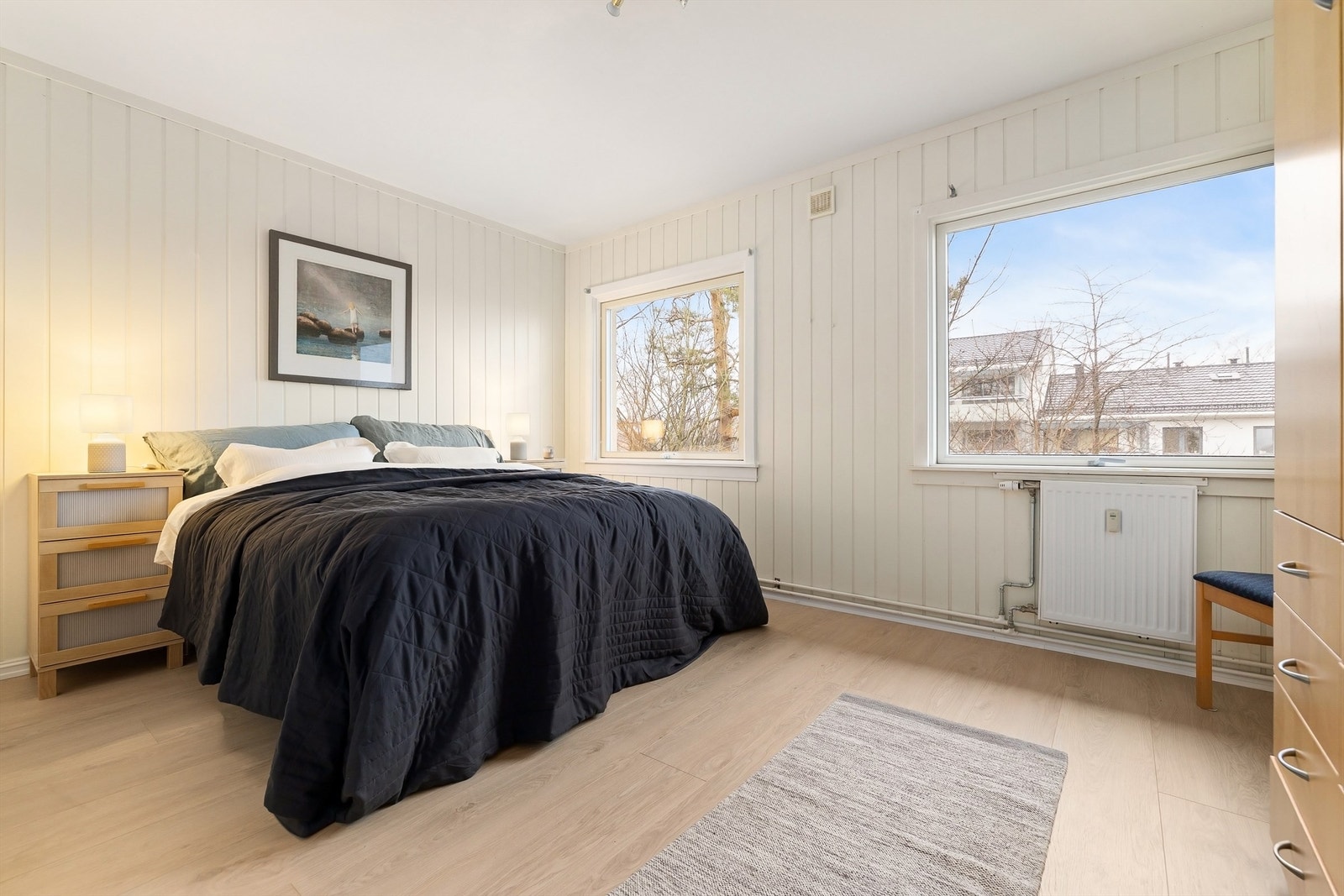 Hovedsoverommet har god plass til dobbeltseng. Galleribilde