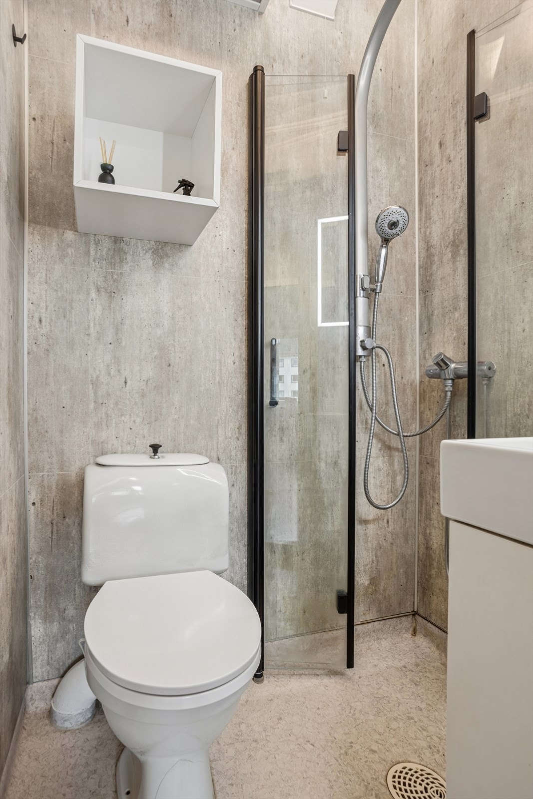 Det ble nylig montert dusjvegger i dusjsonen. Galleribilde