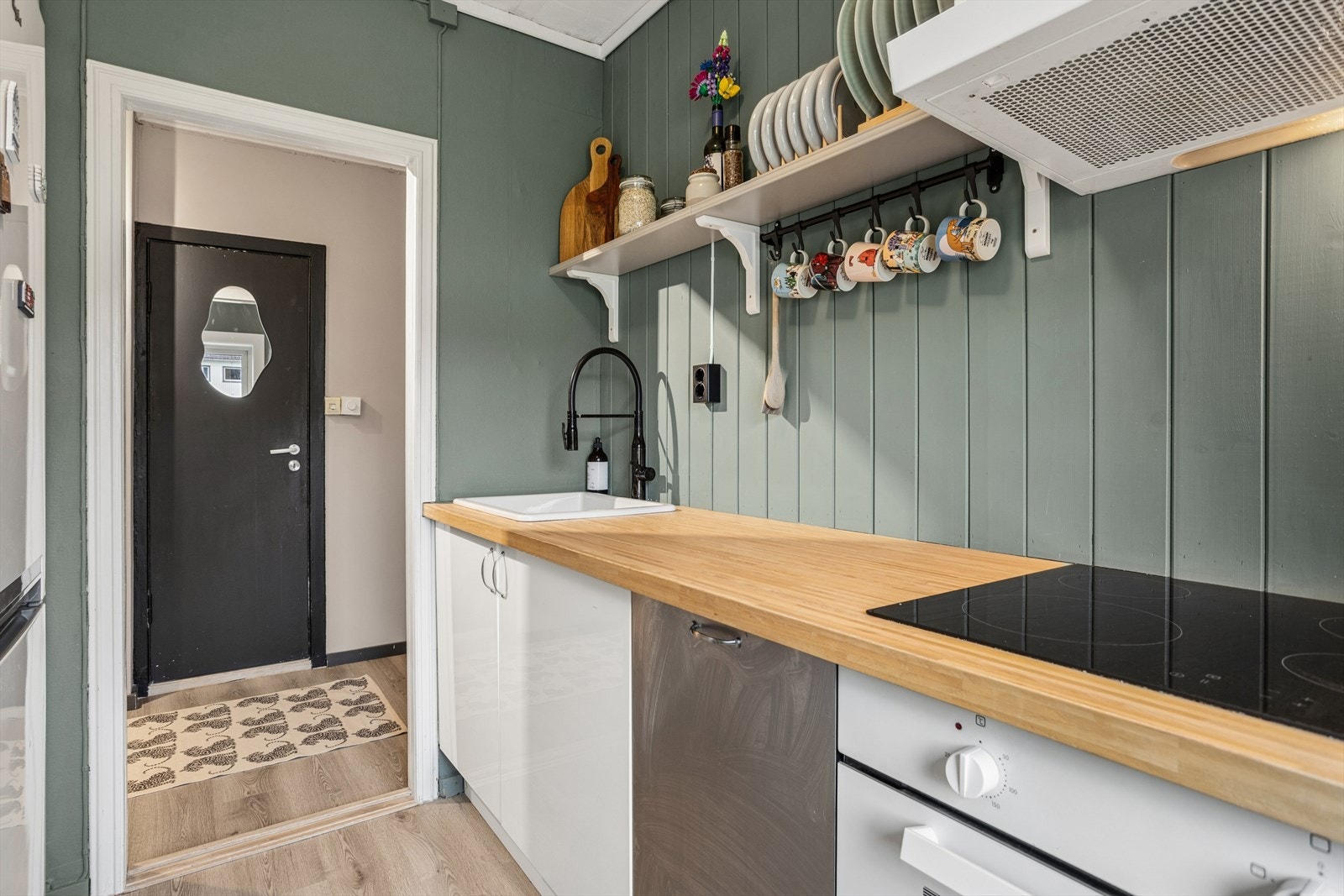 Kjøkken med ny benkeplate i 2026. Galleribilde