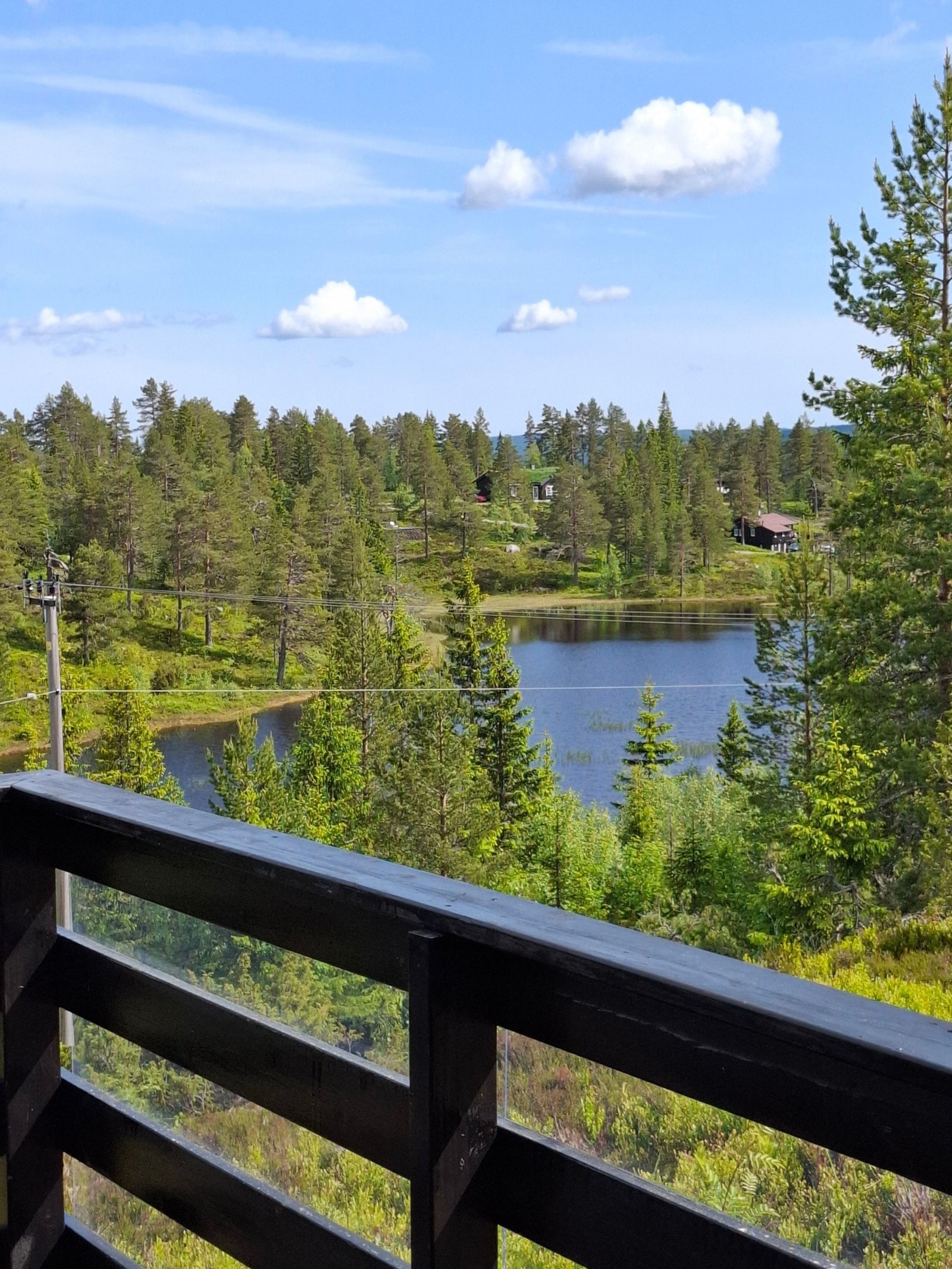 Igletjern nedenfor hytten fra terrassen Galleribilde
