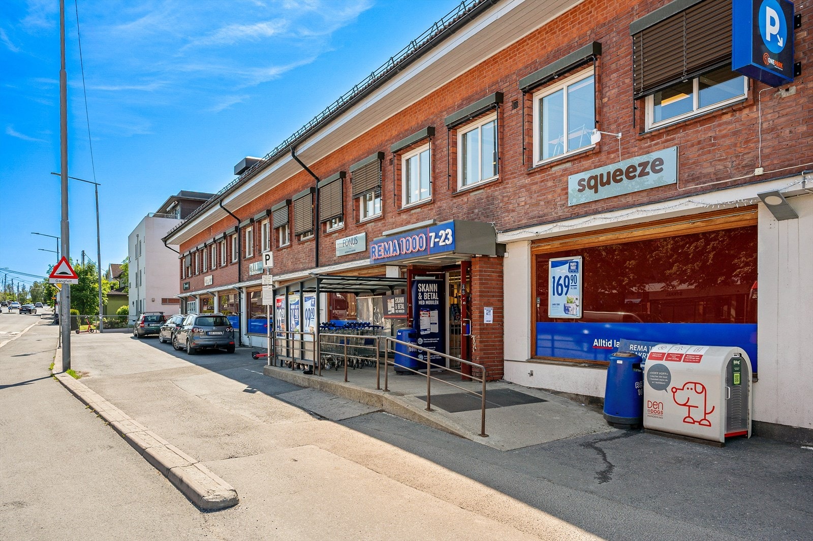 Rema 1000 er kun 1 minutt gange fra boligen Galleribilde