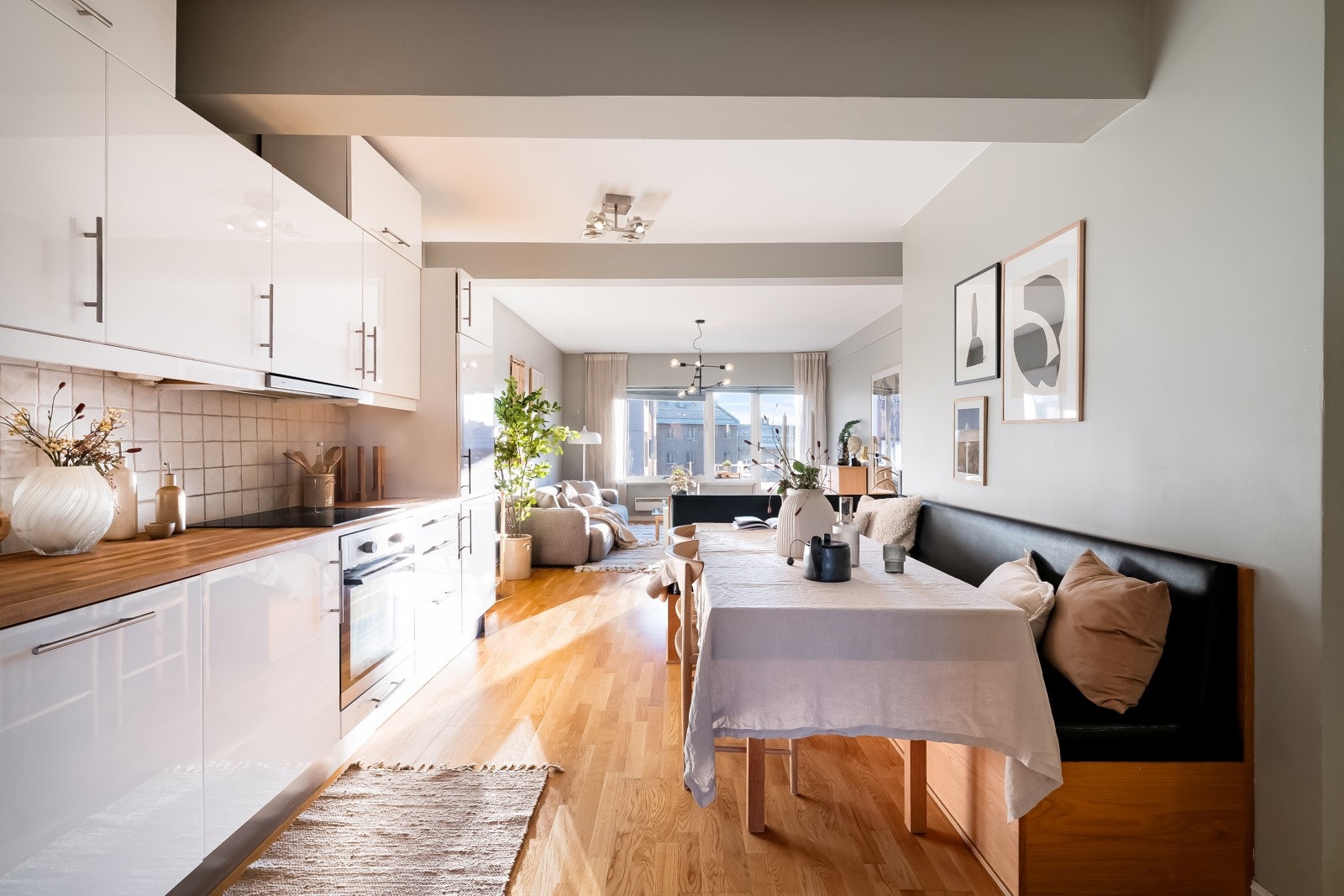 Det er også montert automatisk lekkasjestopper under oppvaskkummen. Galleribilde