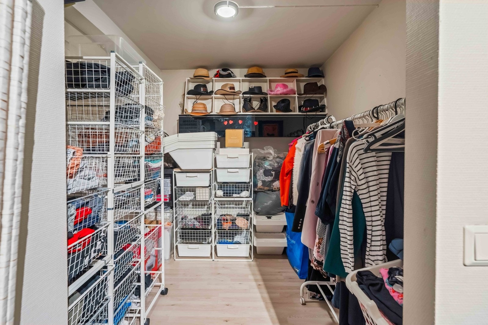 Walk-in-closet Galleribilde
