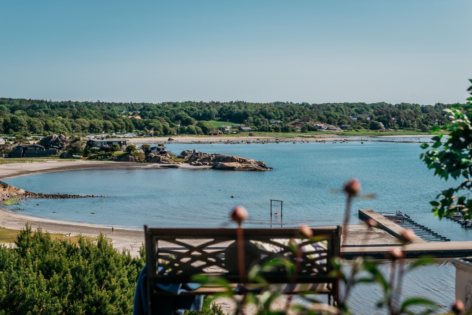 Idylliske Stavern, som er kjent for sitt rike sommerliv, ligger en kort sykkel-, båt- eller kjøretur unna Galleribilde