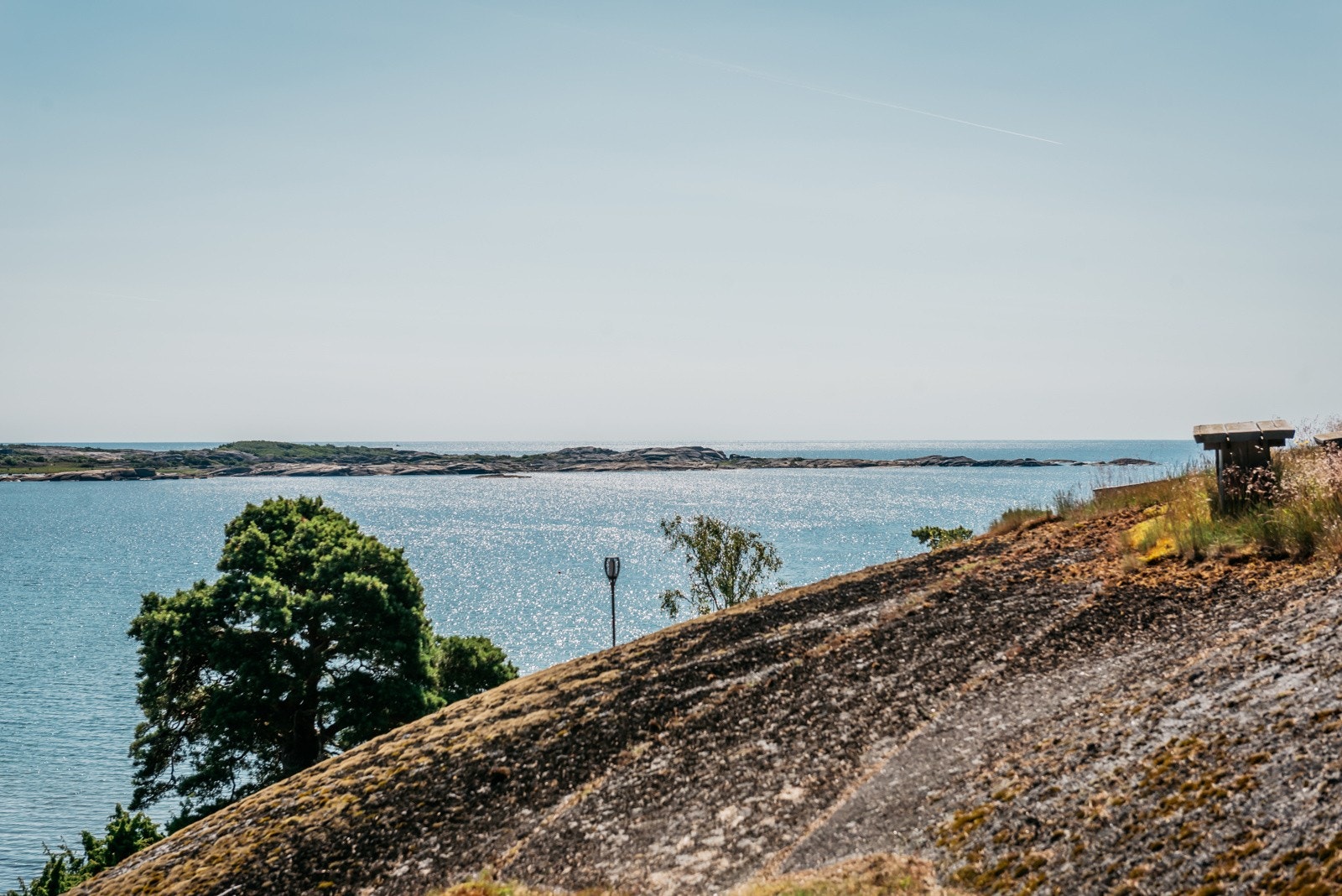 Det er flotte turmuligheter like ved tomten - her kan du bl.a. gå kyststien som strekker seg fra Nevlunghavn til Stavern. En flott tur for hele familien. Galleribilde