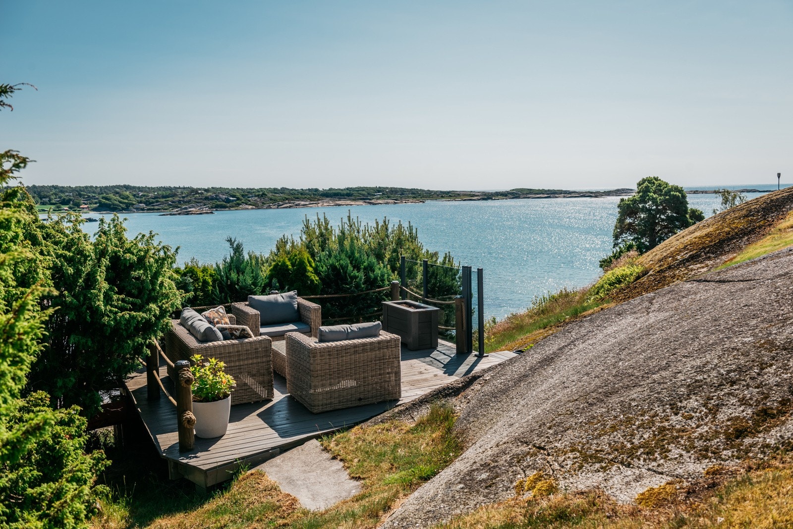 Her kan du nyte både morgenkaffen og sene sommerkvelder Galleribilde