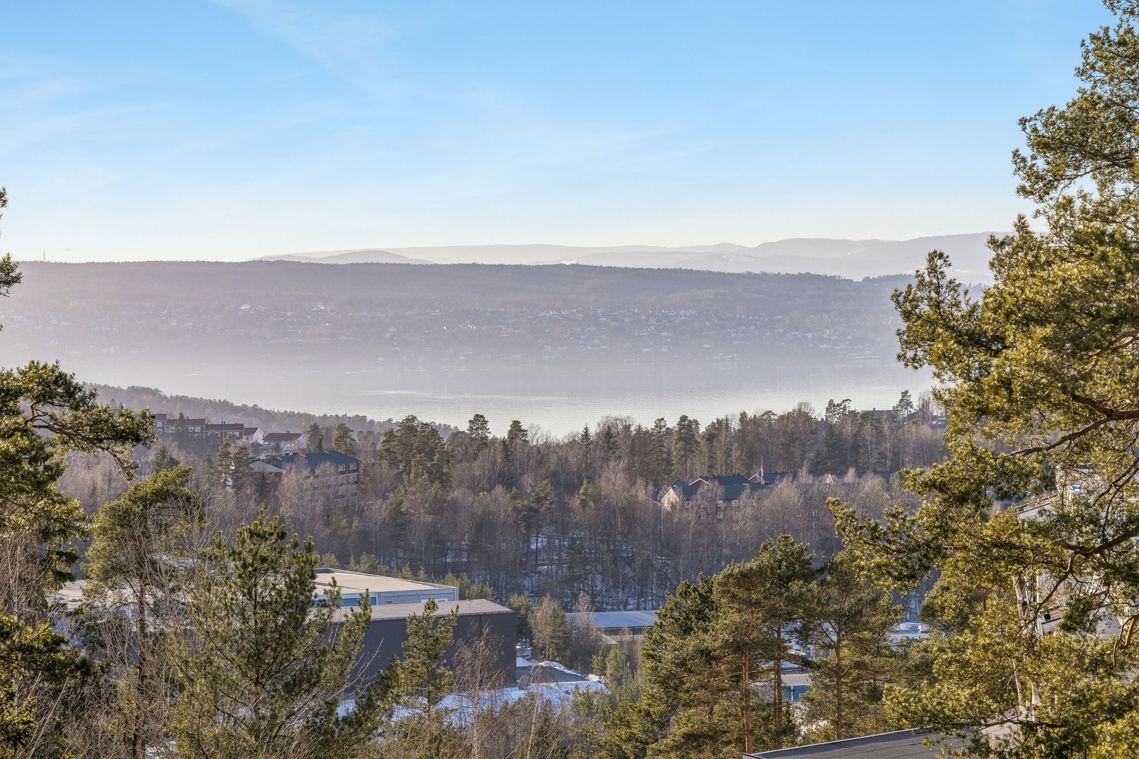 Flott fjordutsikt! Perfekt til lange dager i solen for store og små. Galleribilde