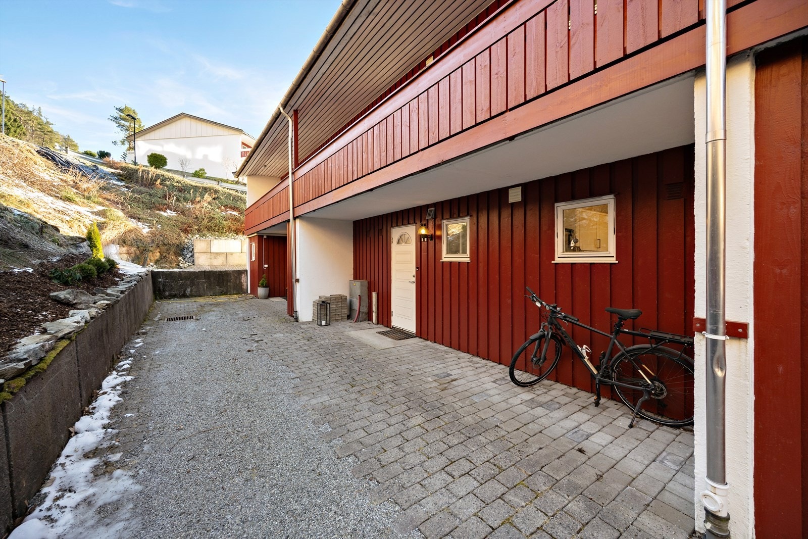 Takoverbygget inngangsparti Galleribilde