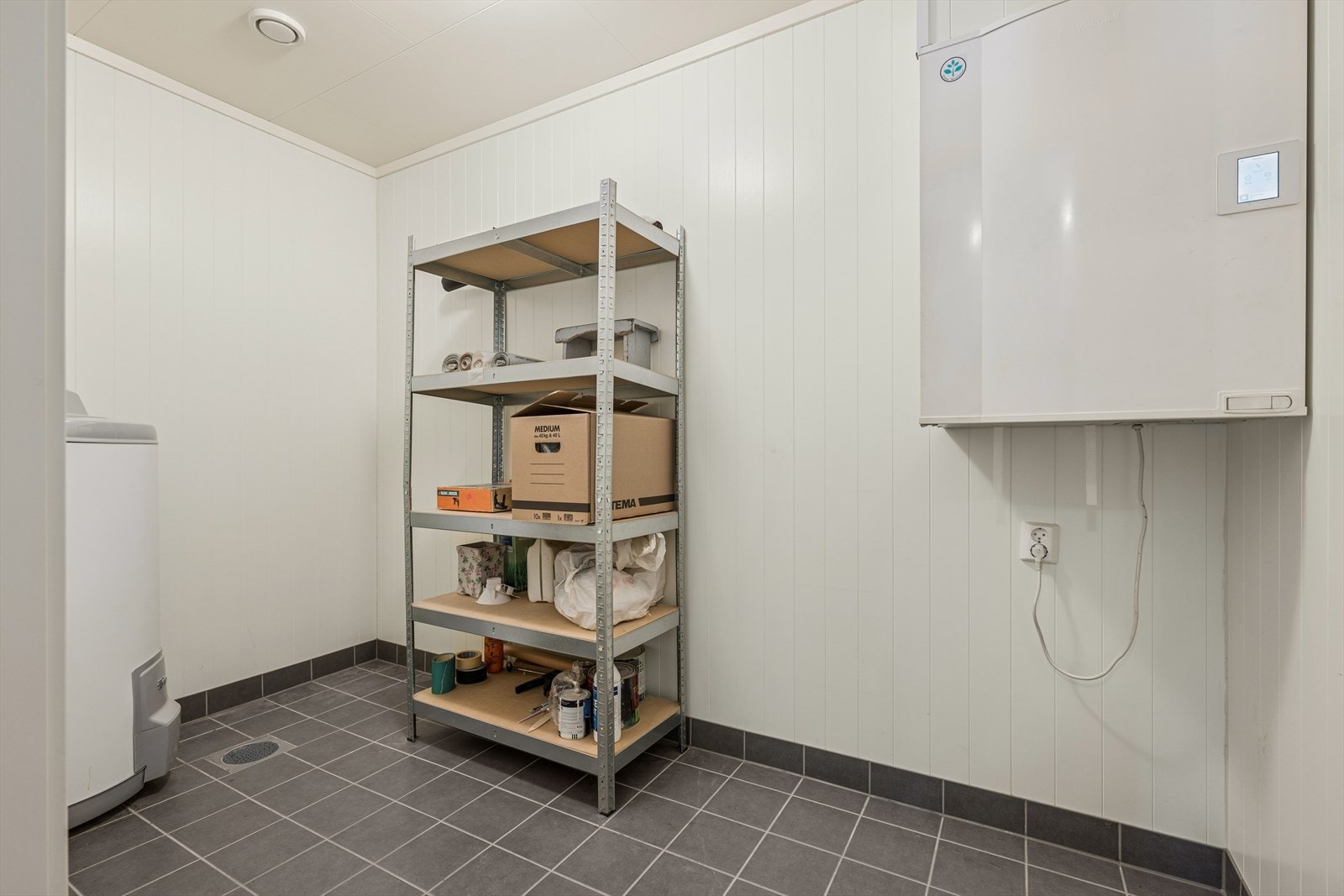 Romslig bod/teknisk rom Galleribilde