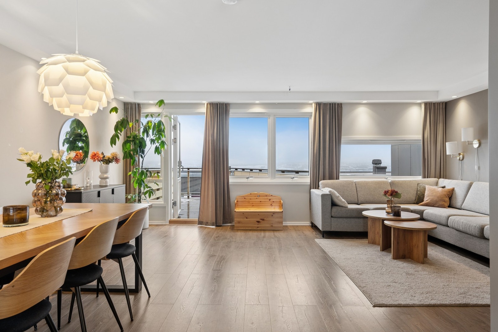 Stue med utgang til balkong Galleribilde