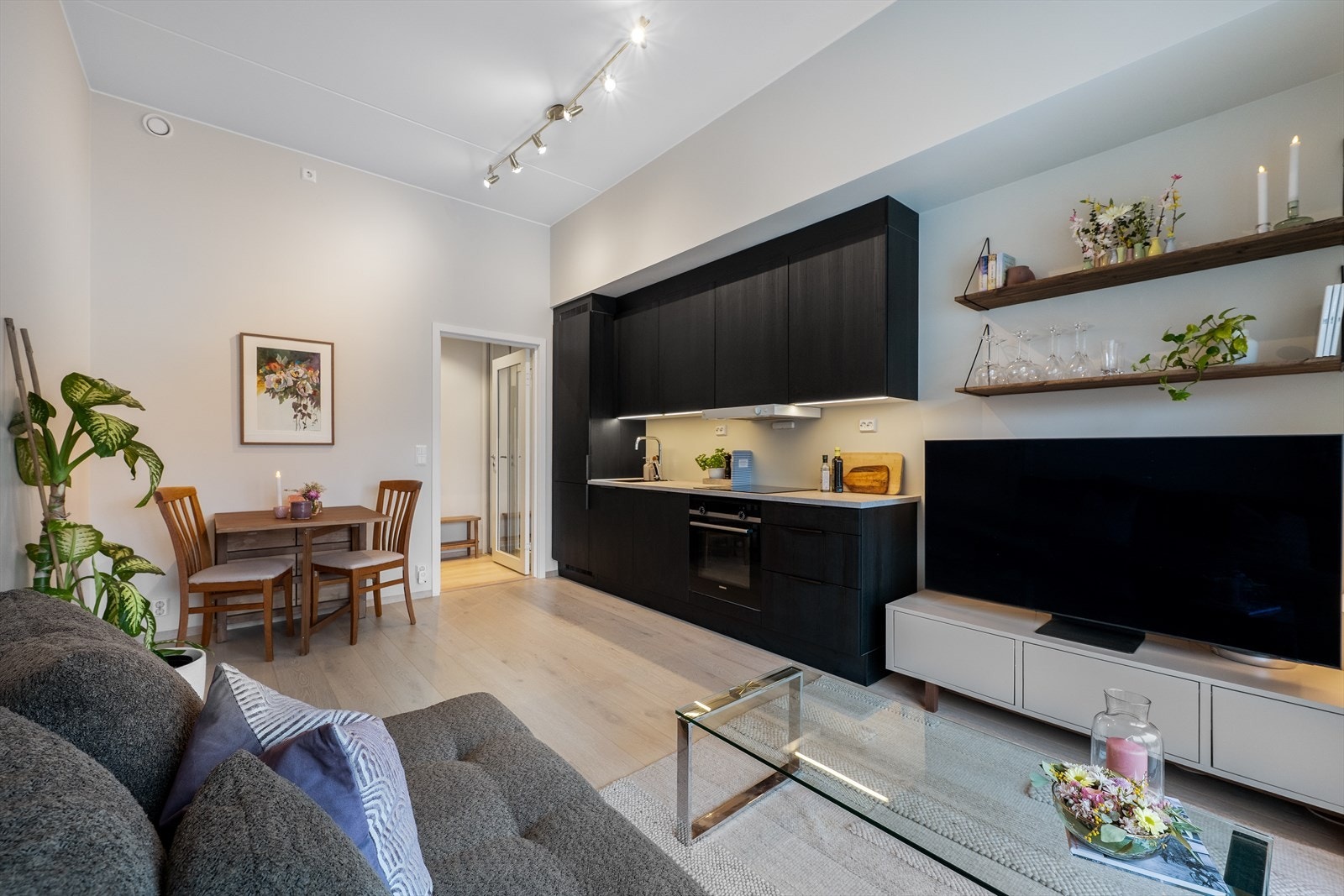 DNB Eiendom ved Malin Bruer har gleden av og presentere en moderne 2-roms andelsleilighet fra 2025 i et spennende, sentralt og urbant område under utvikling. Galleribilde