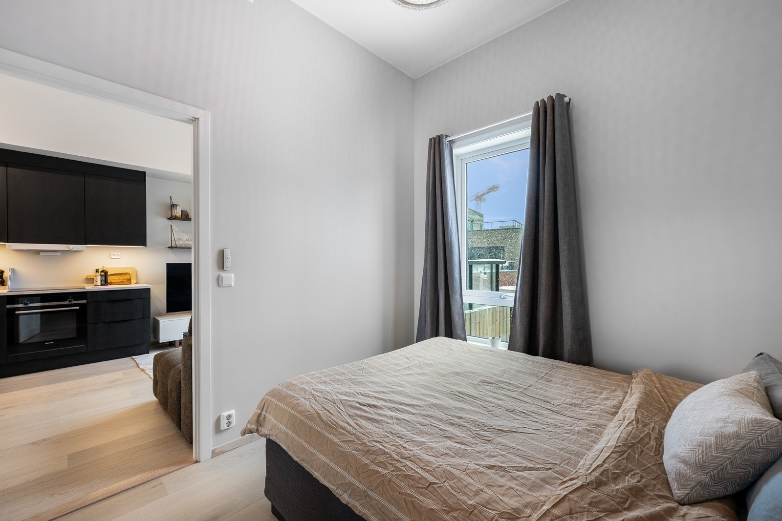 Leiligheten har et soverom av god størrelse. Galleribilde