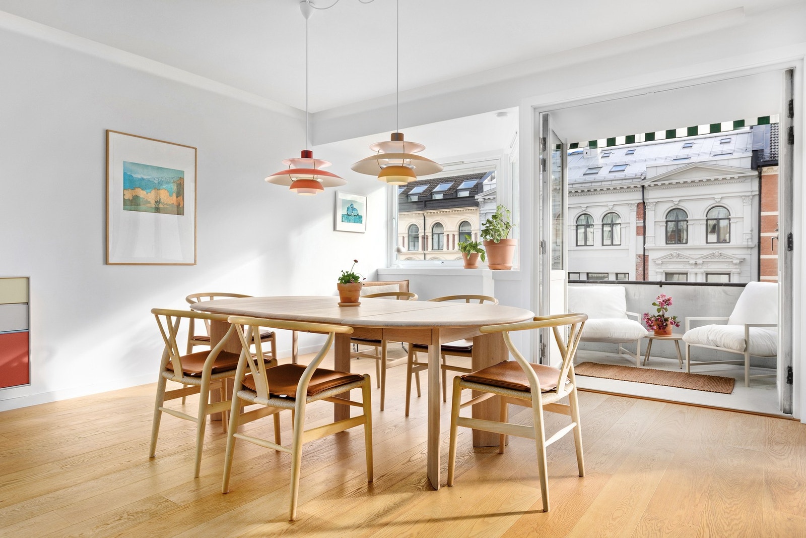 Stor plass til spisebord Galleribilde