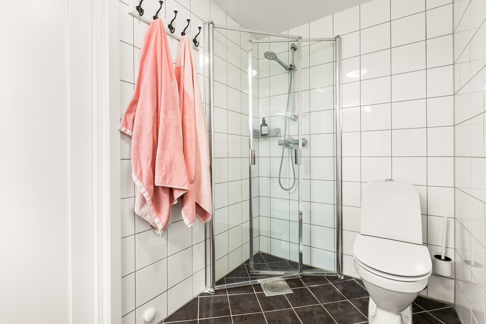 Det betales et a-konto beløp for oppvarming og varmtvann gjennom felleskostnadene. Galleribilde