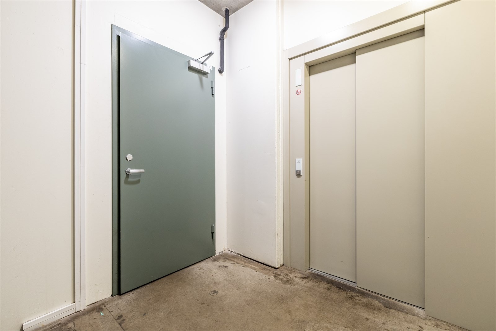 Det er enkel heisadkomst til leiligheten. Galleribilde